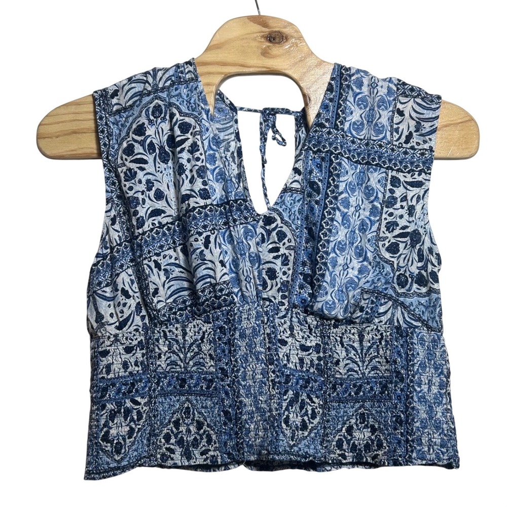 Old Navy Womens 2X Blue White Paisley Patchwork Smocked V-Neck Sleeveless Top